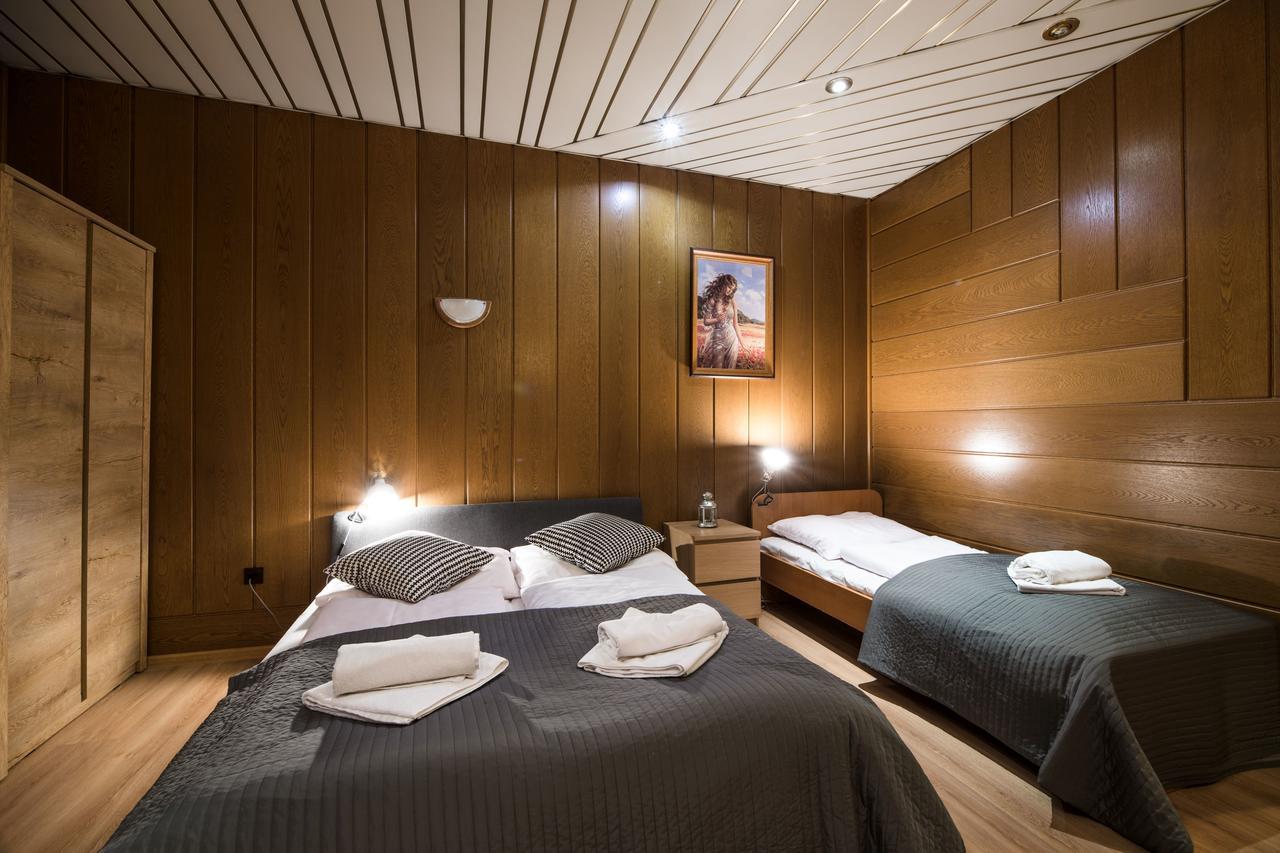 Golden Lion Guest Rooms Szewska 19 — Photos 3